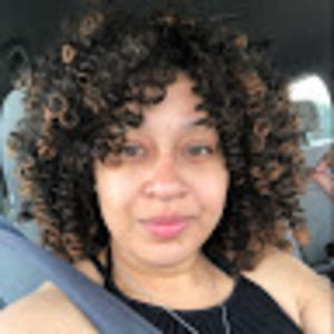 Meet your Posher, Yaneth